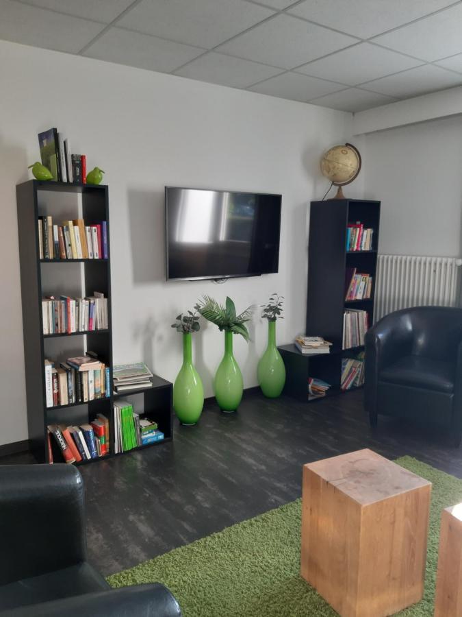 Nyon Hostel Kültér fotó
